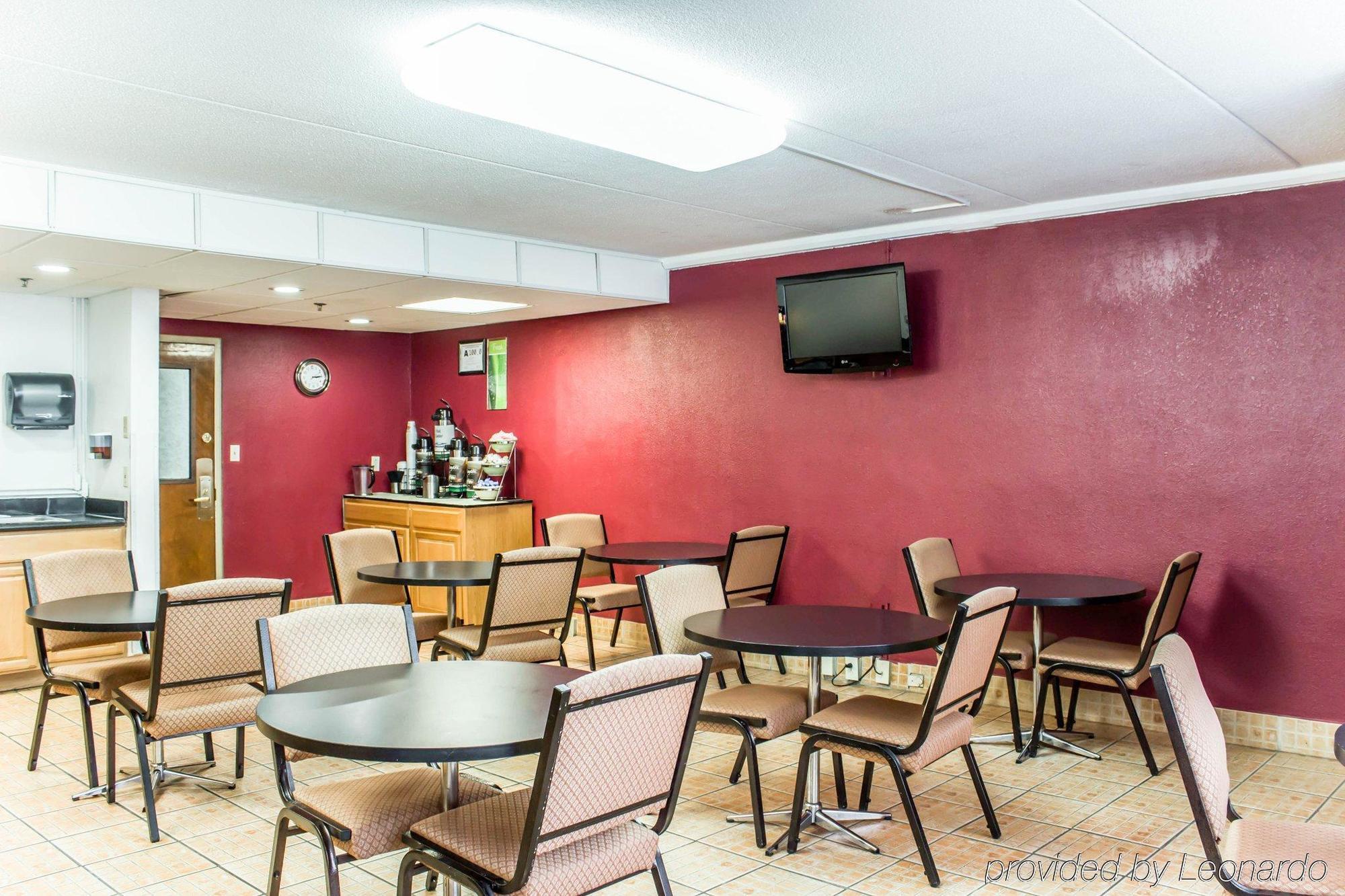 Quality Inn & Suites Fayetteville Ngoại thất bức ảnh